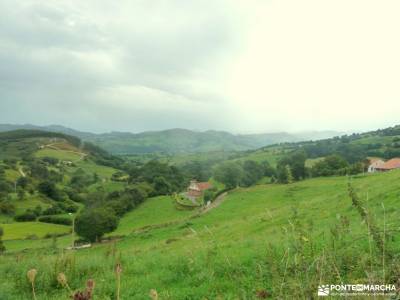 Senderismo Valles Pasiegos, Cantabria; bola del mundo bosque de oma valverde de los arroyos